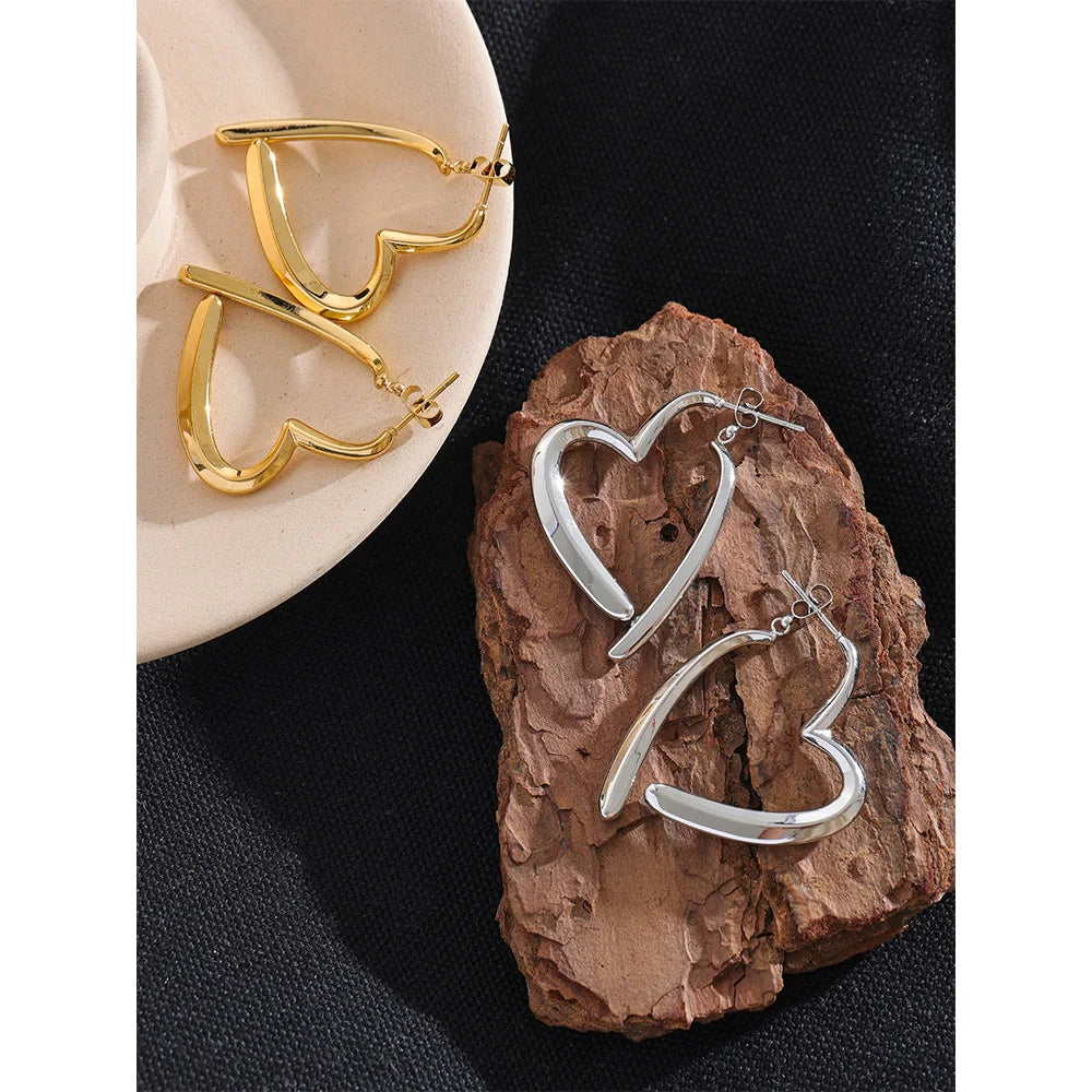 Brinco Amour Hoop Banhado em Ouro 18k