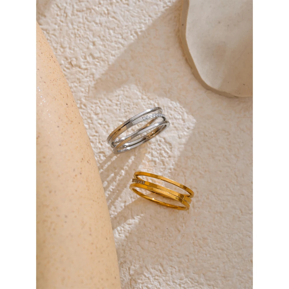 Anel Valmont Cravejado Banhado em Ouro 18k