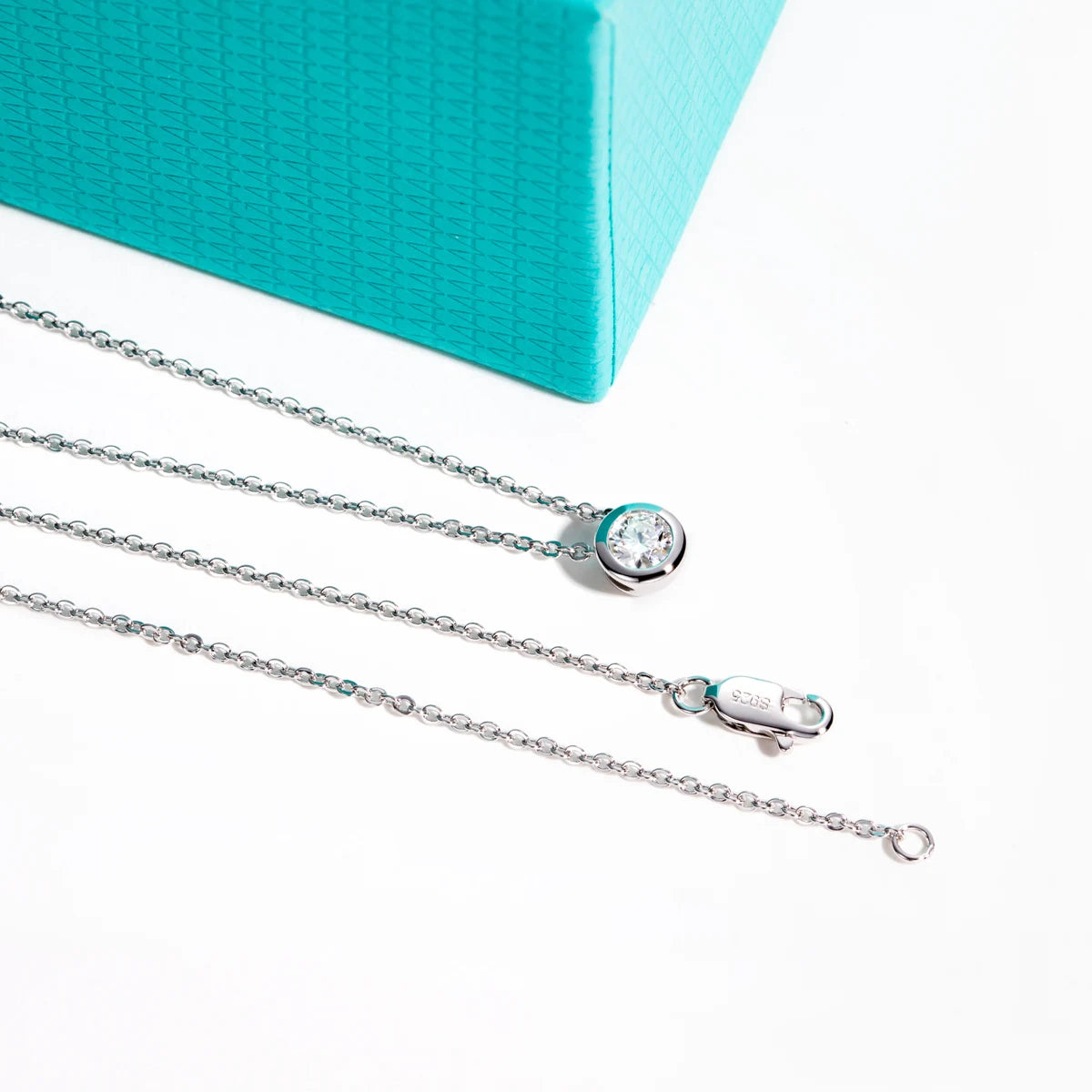 Colar Solitário Luna Moissanite