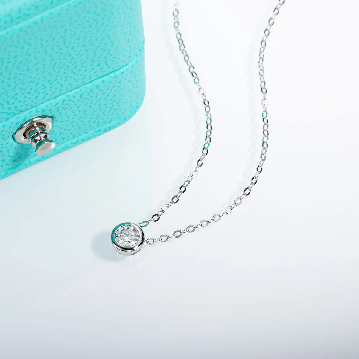 Colar Solitário Luna Moissanite