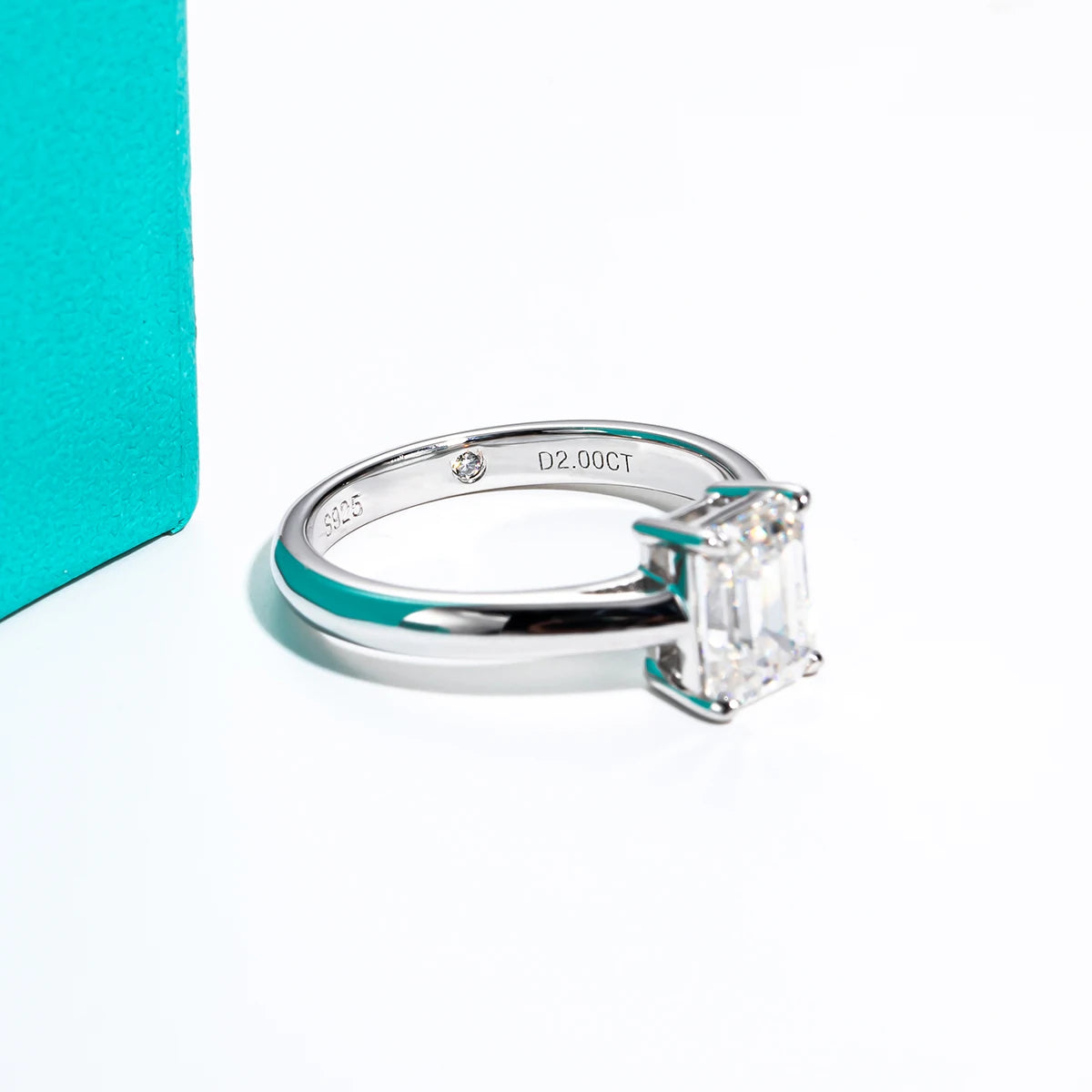 Anel Imperial Emerald Moissanite
