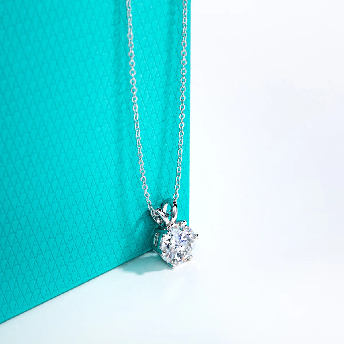 Colar Solitário Celeste Moissanite